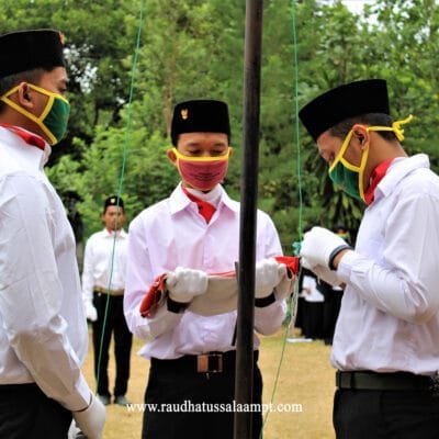 الكَشَّافَةُ