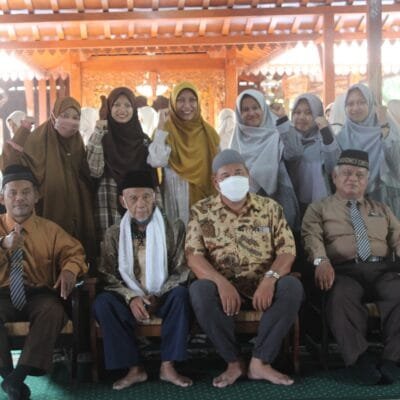 Silaturahmi dan Studi Lapangan UNIDA Gontor