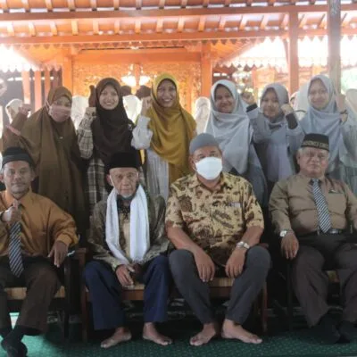 Silaturahmi dan Studi Lapangan UNIDA Gontor