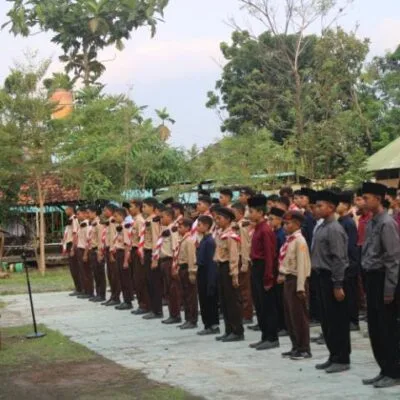Menggemakan Pramuka,Santri Raudhatus Salaam Lakukan Upacara Pembukaan di Tahun Ajaran Baru