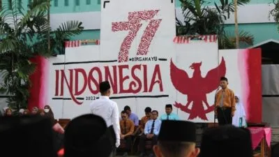 MENUMBUHKAN SEMANGAT NASIONALISME SANTRI, RAUDHATUS SALAAM MERIAHKAN KEMERDEKAAN HUT RI KE-77