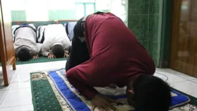 Sujud Syukur Tandai Berakhirnya Ujian PTS Santri Raudhatus Salaam