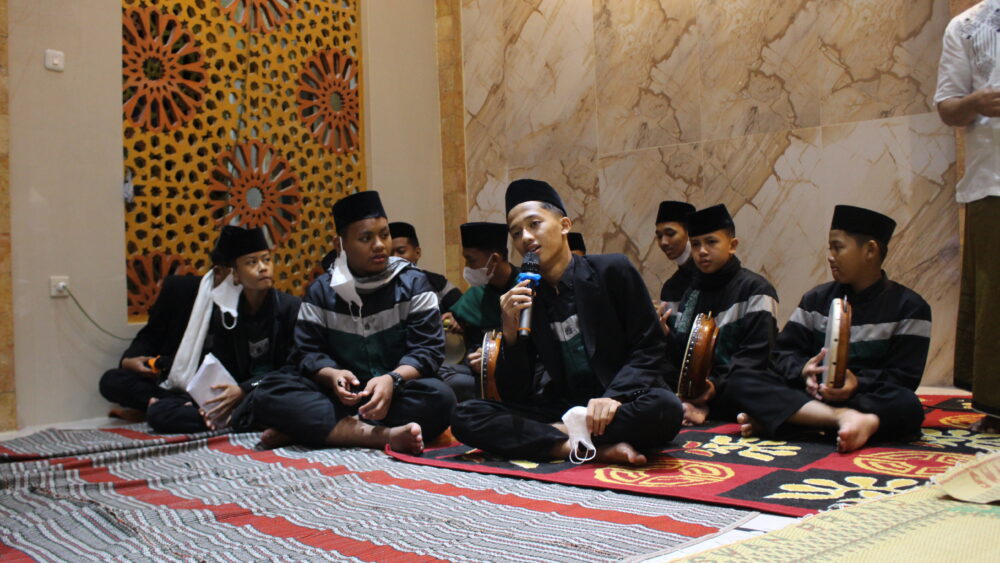 Hadroh Raudhatus Salaam Meriahkan Acara Pengajian Maulid Nabi di Masjid Islamic Center Al-Muqarrabin