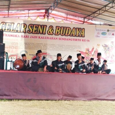 Raudhatus Salaam Tampilkan Hadroh pada Acara Hari Jadi kalurahan Sendangtirto ke-76