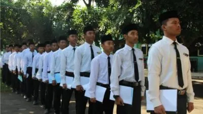 Raudhatus Salaam Adakan Pergantian  Pengurus OSANTRAS Lama ke Pengurus OSANTRAS Baru